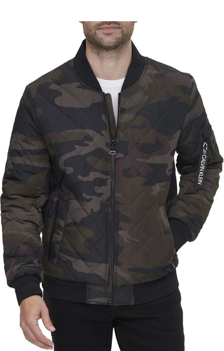 Бомбър камуфлаж Calvin Klein, размер Л