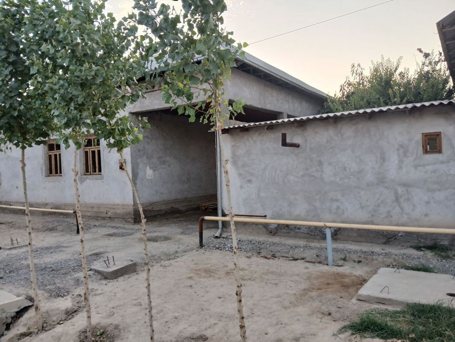 Ховли уй сотилади