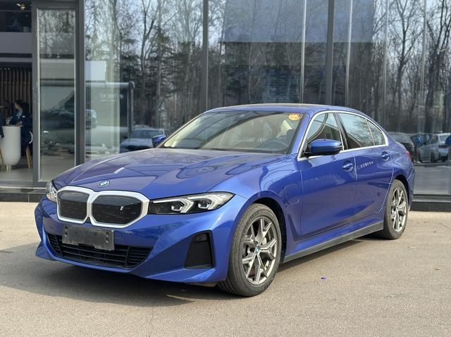 BMW i3 2022 eDrive35L