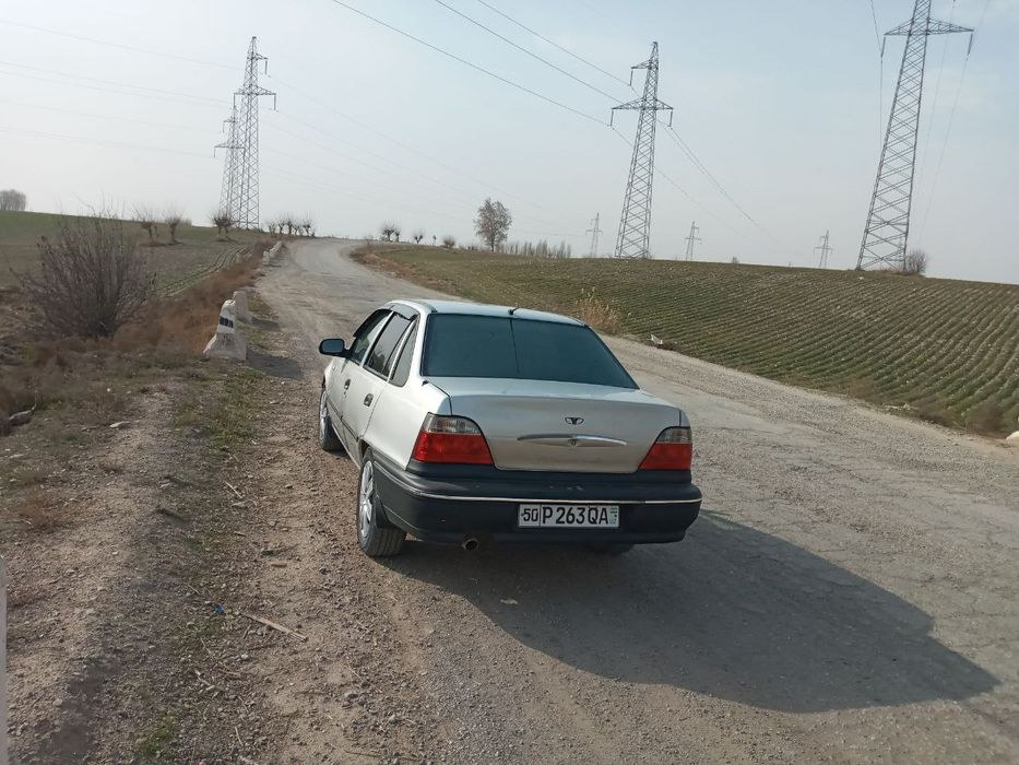 Nexia 1 tayyor yurib turgan mashina