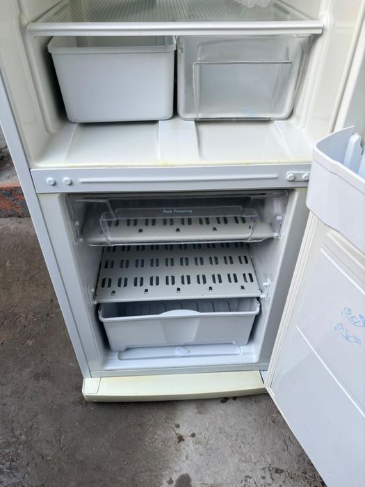 Холодильрик indesit