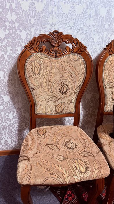 Стулья  продам срочно оригинал