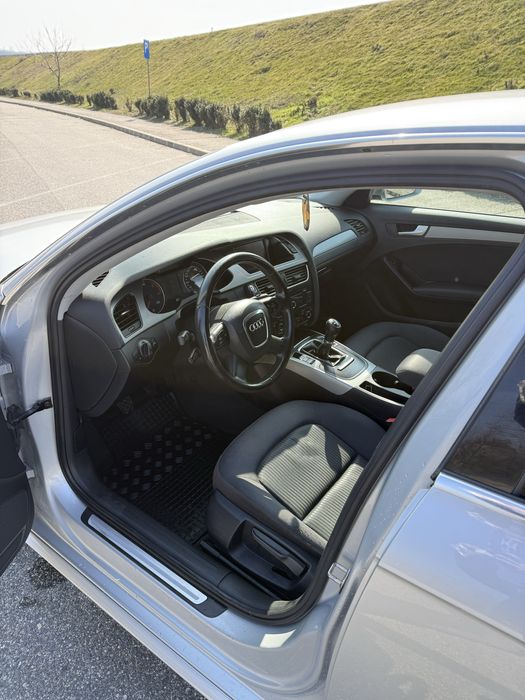 Vand Audi A4 B8 5000€ negociabil