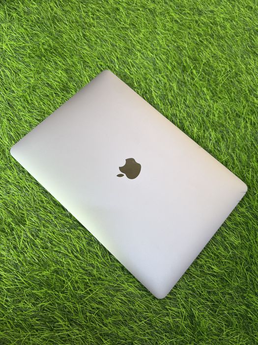 Apple Macbook  M1 13