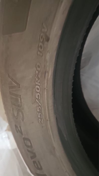 Продам шины Крузак 200ый Sailun