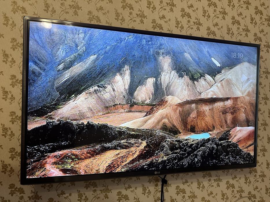 Телевизор LG 42 дюйма (106 см) диагональ