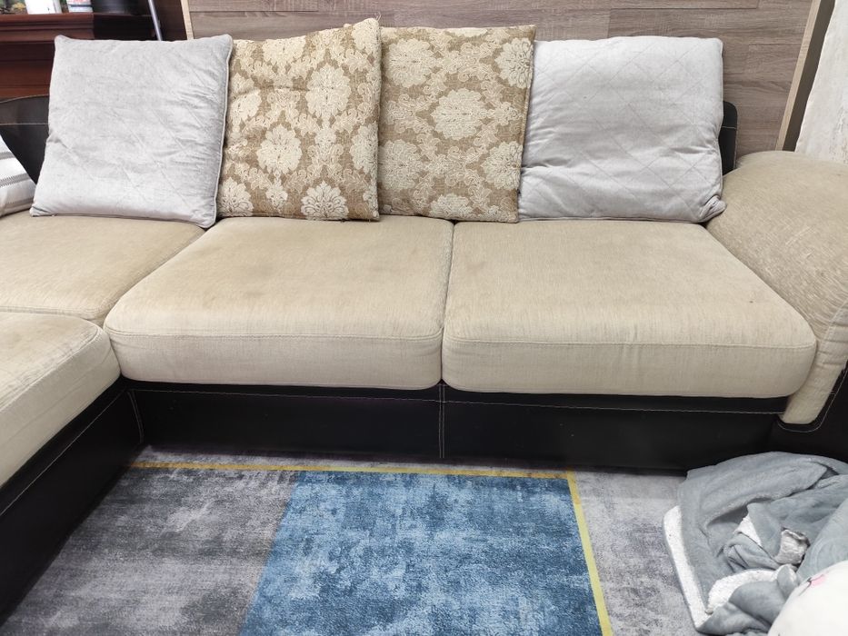 Продам диван. Качественный.