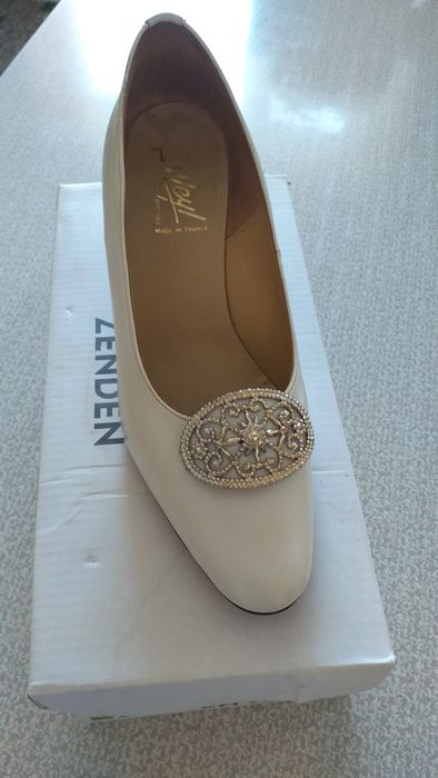 Продам обувь новая