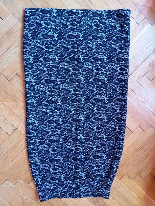 Дамска пола.Черно и бяло.Полата е нова