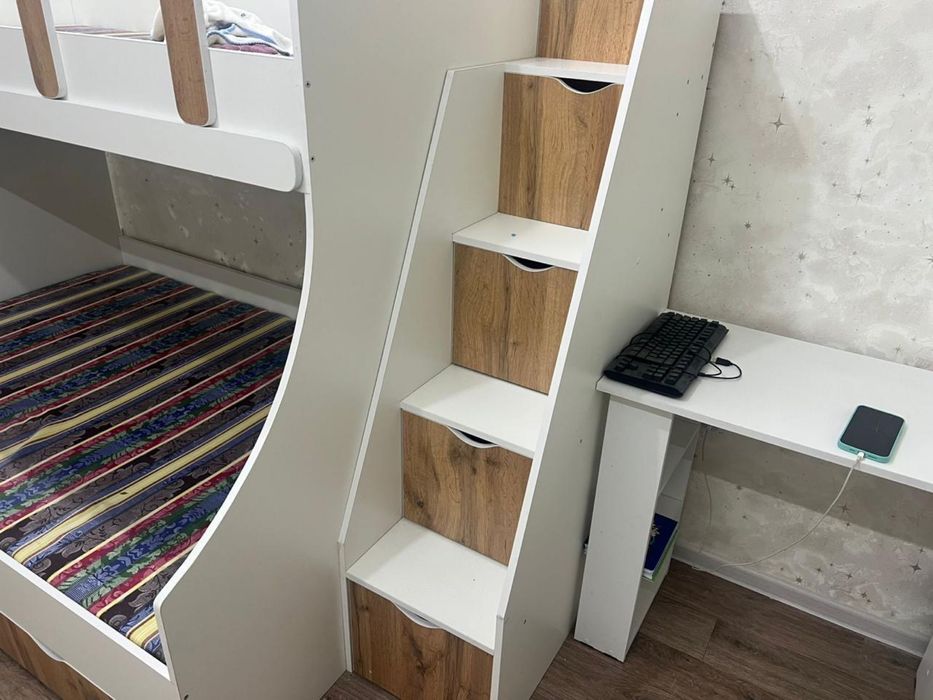 Кровать двухэтажная