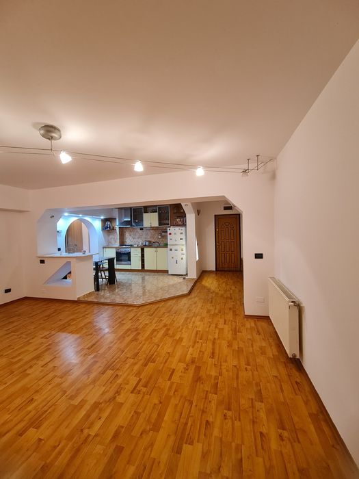 Vând 3camere etaj2 stradal icfrimu