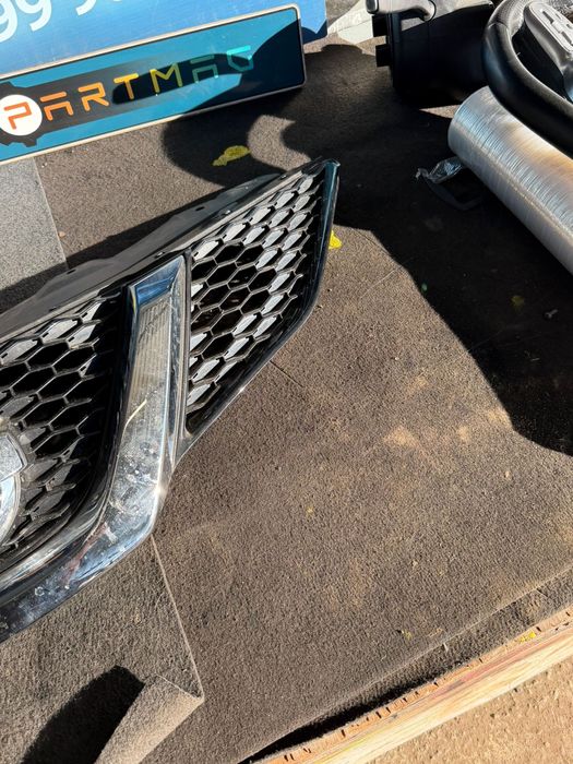 Решетка с отвор за камера  и камера за NISSAN QASHQAI J11