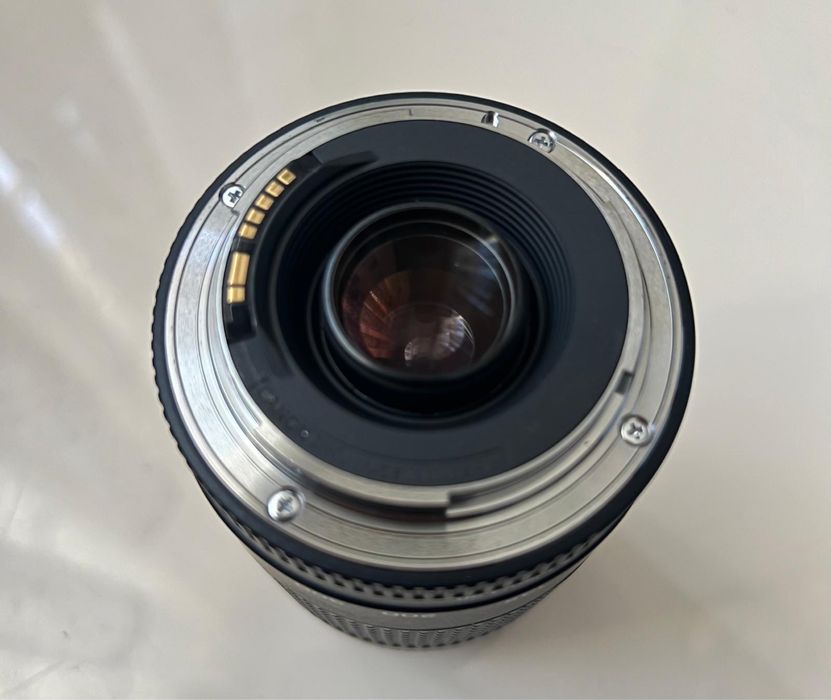 Obiectiv Canon EF 75-300mm f/4-5.6 III