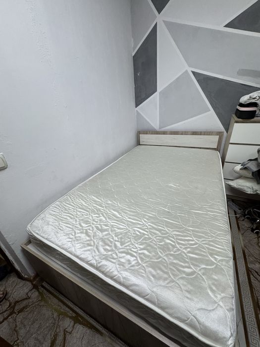 Кровать полуторка с матрасом