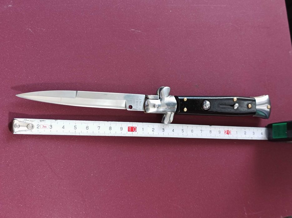 Cutit, stilet cu buton Italia