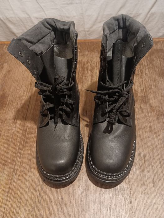 Продавам  нови Кубинки  42 номер.