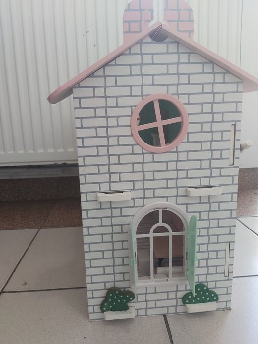 Căsuță lemn pentru păpuși