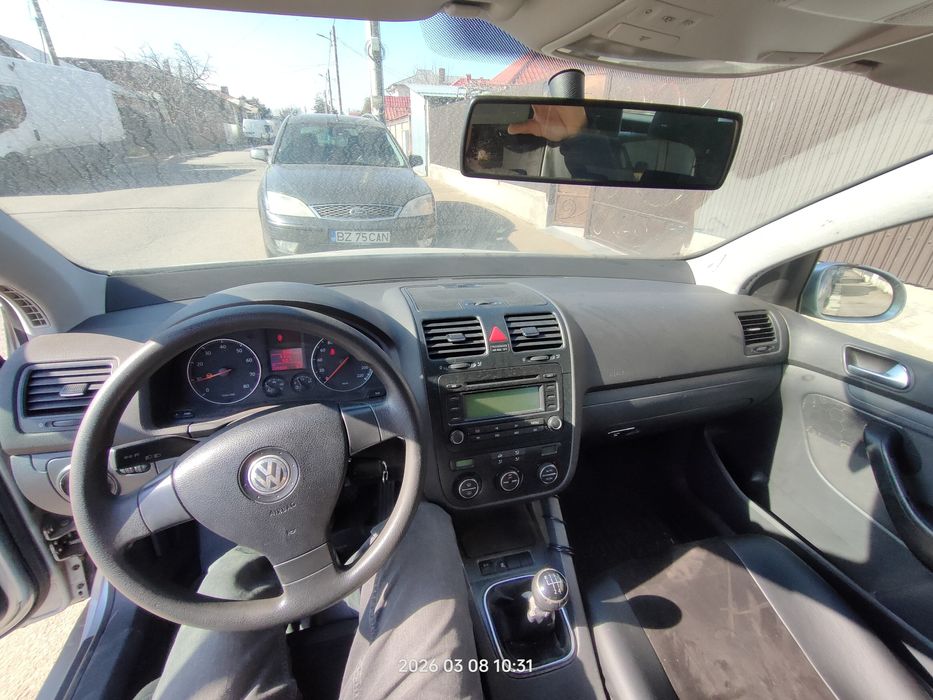 Vând Volkswagen golf