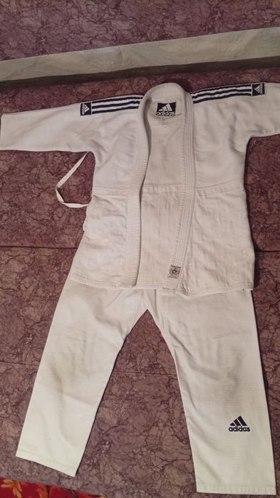 кимоно для дзюдо мизуно ессимо адидас к