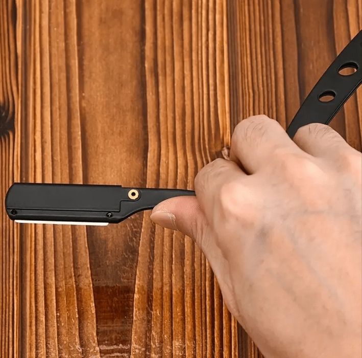 Бръснач метален