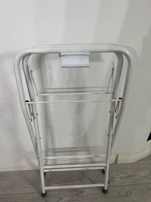 Cadă pliabilă pentru bebeluși cu suport înalt, stabilă și compactă