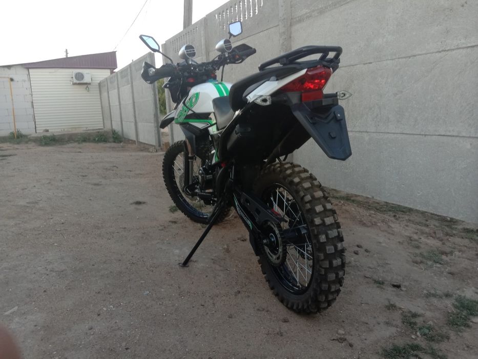 Мотоцикл улар250