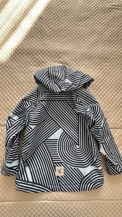 Продам ветровку от Reima