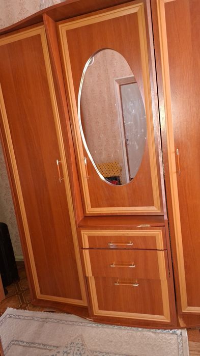 Продам шкаф срочно