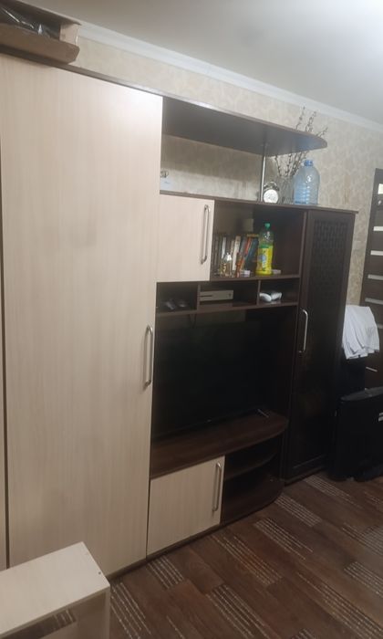 продаю стенку на зала.
