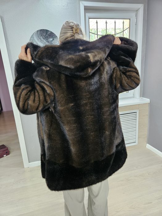 Продам шубку. Зимняя.