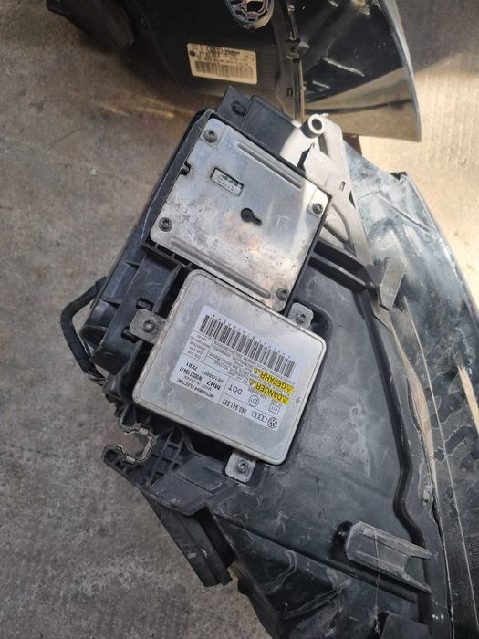 Far dreapta complet cu module xenon Audi A5 8T 2008 - 2011