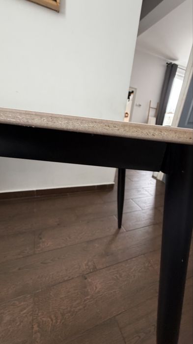 Masa cu blat din marmura si 2 scaune jysk