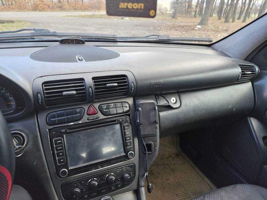 Mercedes 200   отлично