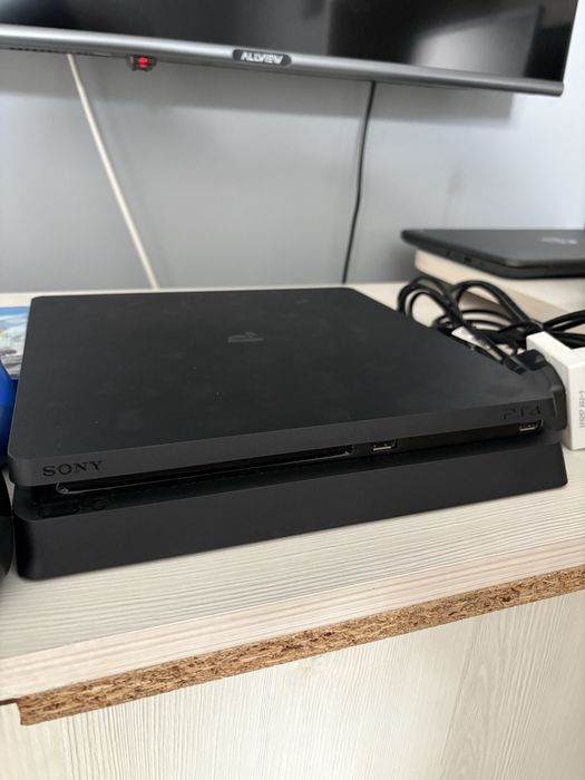 Playstation 4 Slim+2 Controllere+The Crew 2