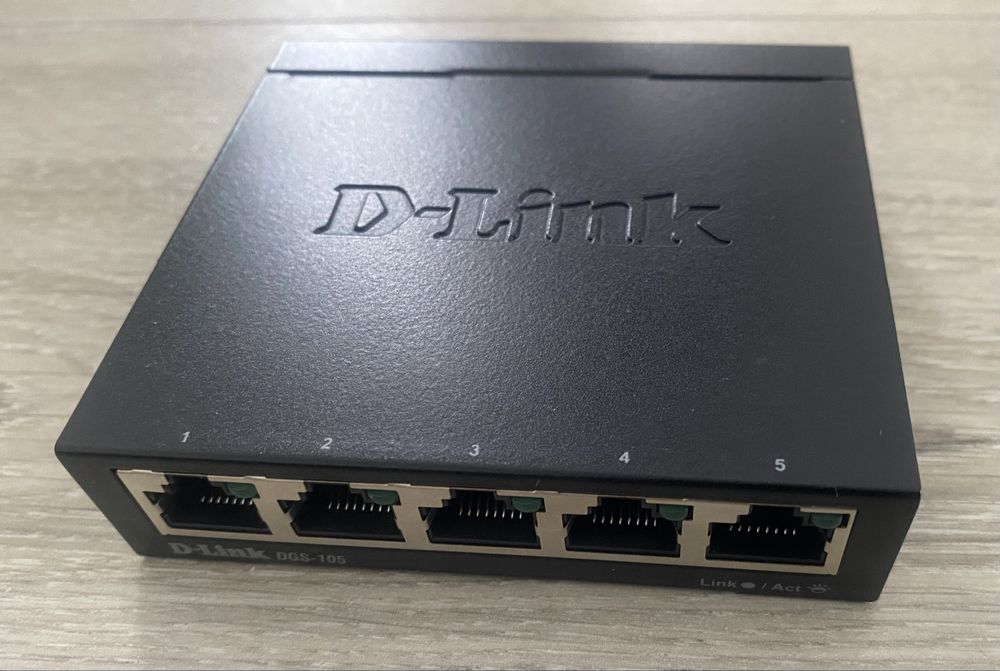 Switch D-Link DGS 105