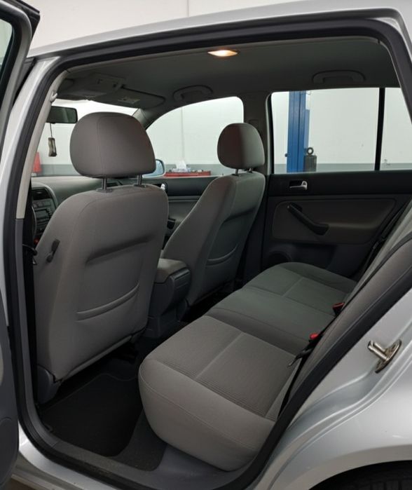 Vând Golf 4 1.4 16 valve benzină mașina se prezintă în stare bun