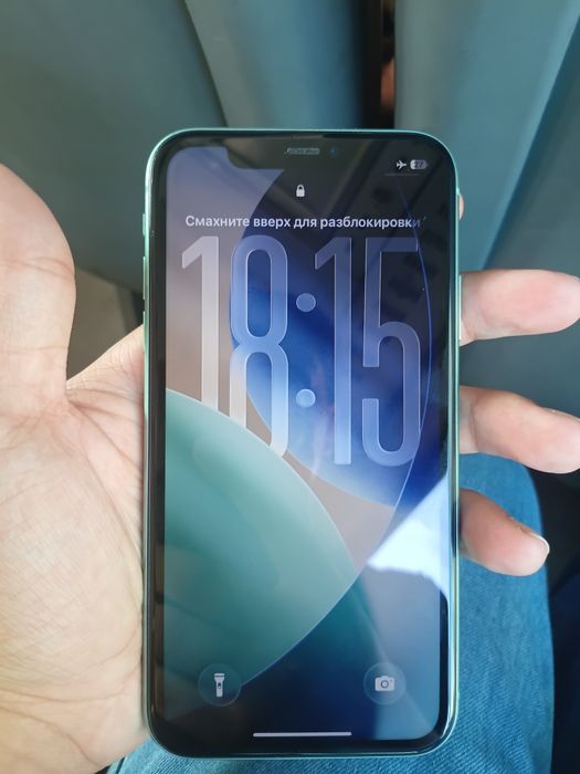 Iphone 11.     .