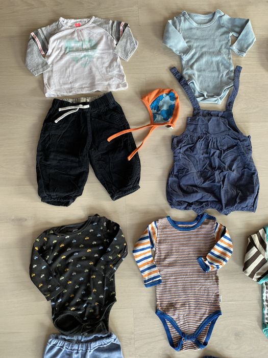 Vând lot haine băieți (4-6 luni) 68 cm.