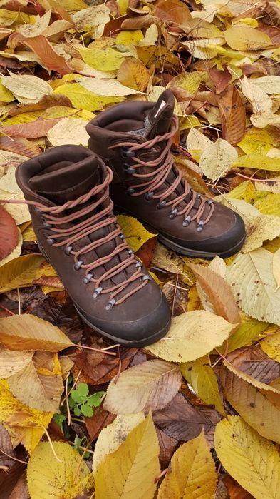 Bocanci trekking impermeabili piele nabook dama 38.5 gore-tex vibram