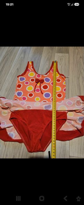 Costum baie intreg dar se poate folosii si  pentru gimnastica sau dans 6-8 ani