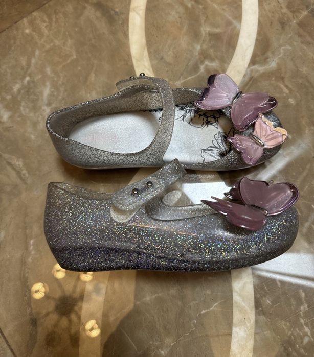 Обувь на девочку Mini melissa!