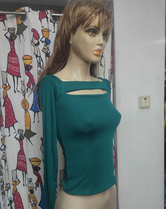 Top cu mânecă lungă