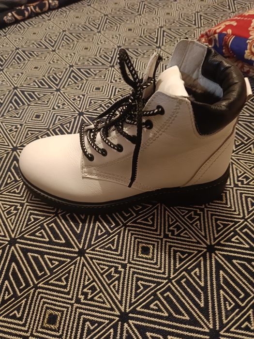 Зимние ботинки для девочки