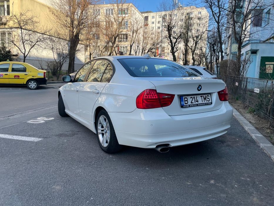 BMW e90 320i /Carplay / Camera