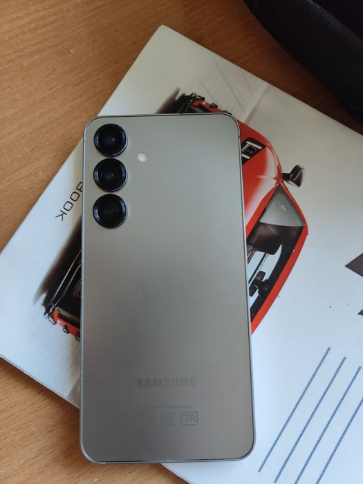 Samsung s25 (12/128)