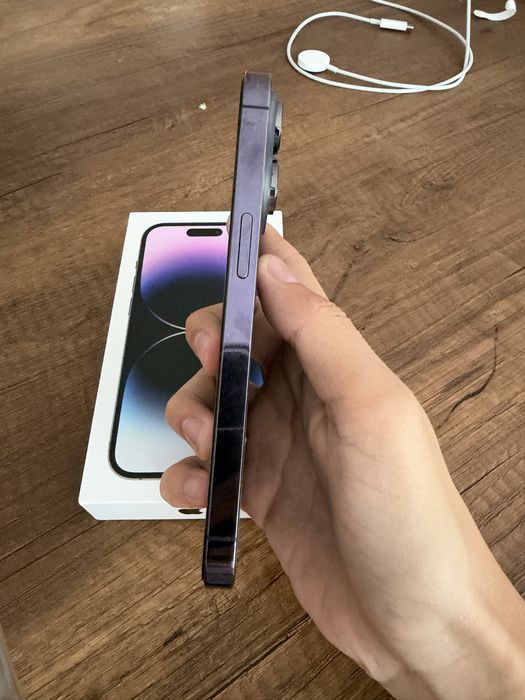 Продам Iphone 14 pro