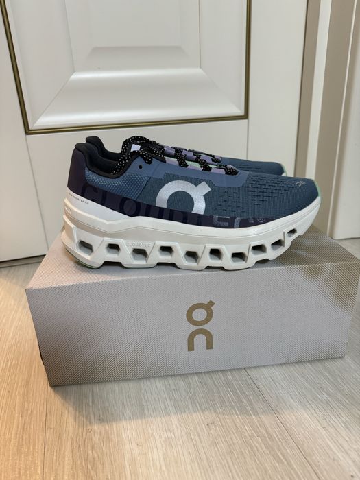 On Cloud running женские кроссовки оригинал