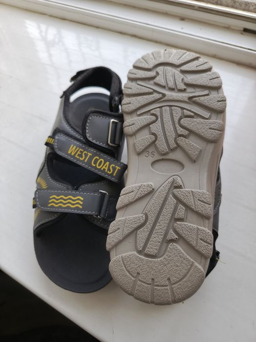 Новые сандалии для мальчика