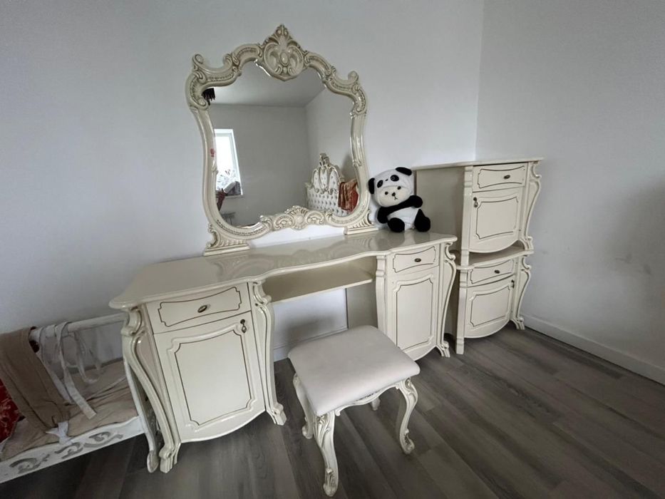 Спальный гарнитор