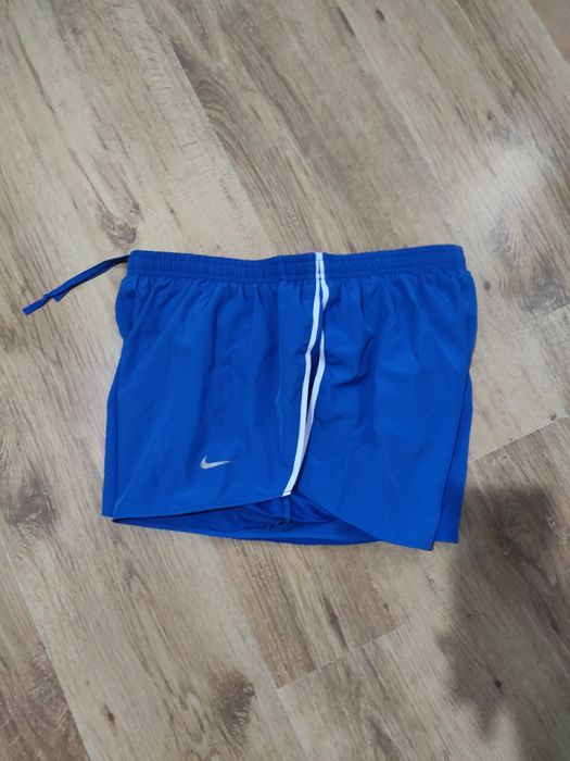Pantaloni scurți de damă Nike Dri Fit mărimea L